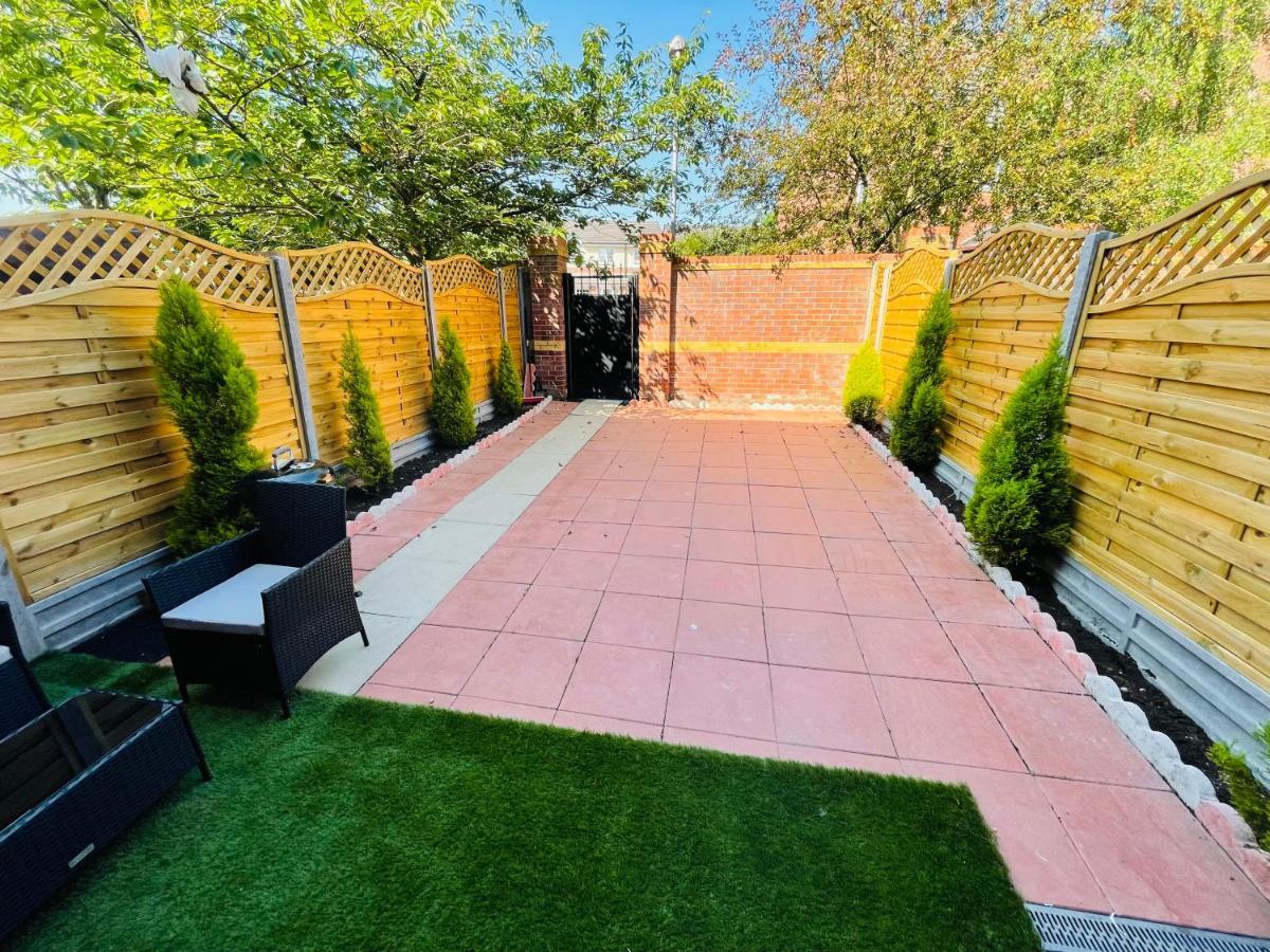 Watan Cottage - Spacious 3 Bedrooms Entire House With Beautiful Outdoor Garden Manchester Exterior photo